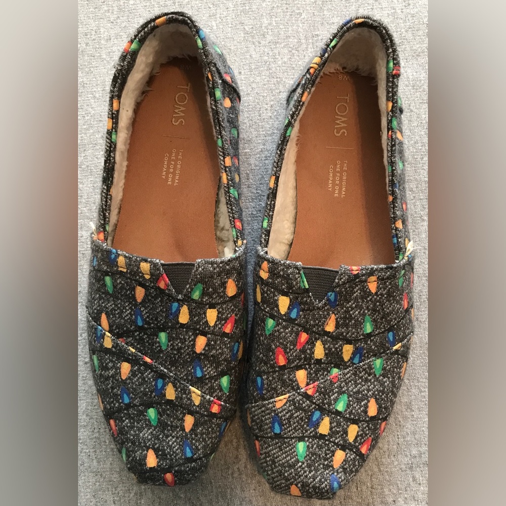 TOMS - Picture 2 of 4